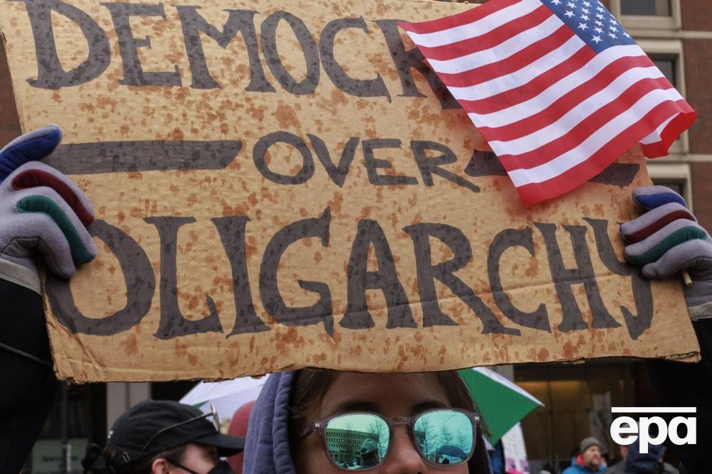 Numerous rallies against Trump have passed in the USA and Europe. Photo report 7