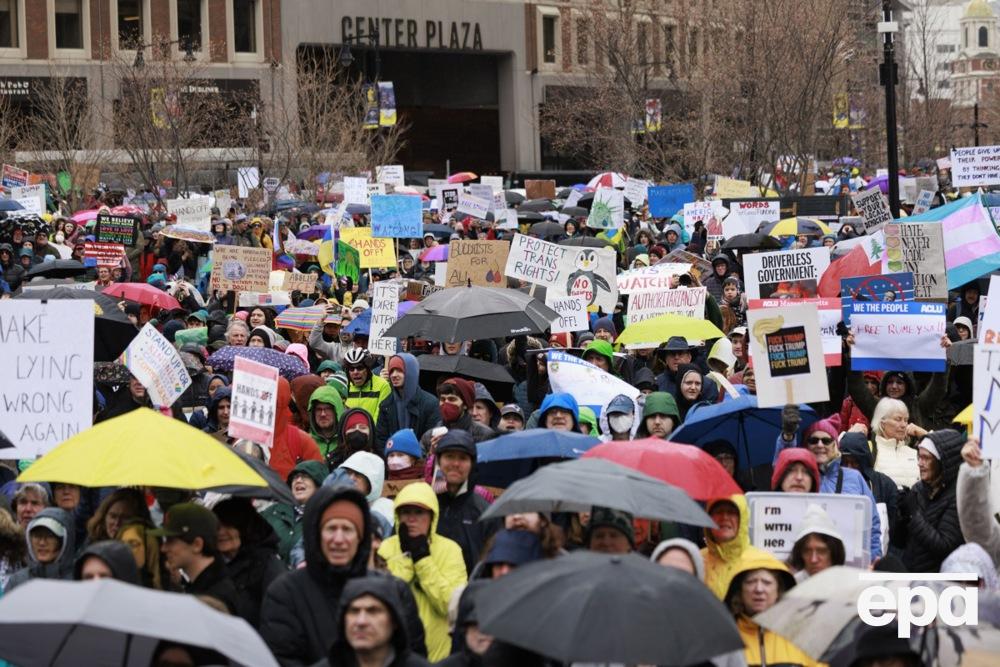 Numerous rallies against Trump have passed in the USA and Europe. Photo report 8