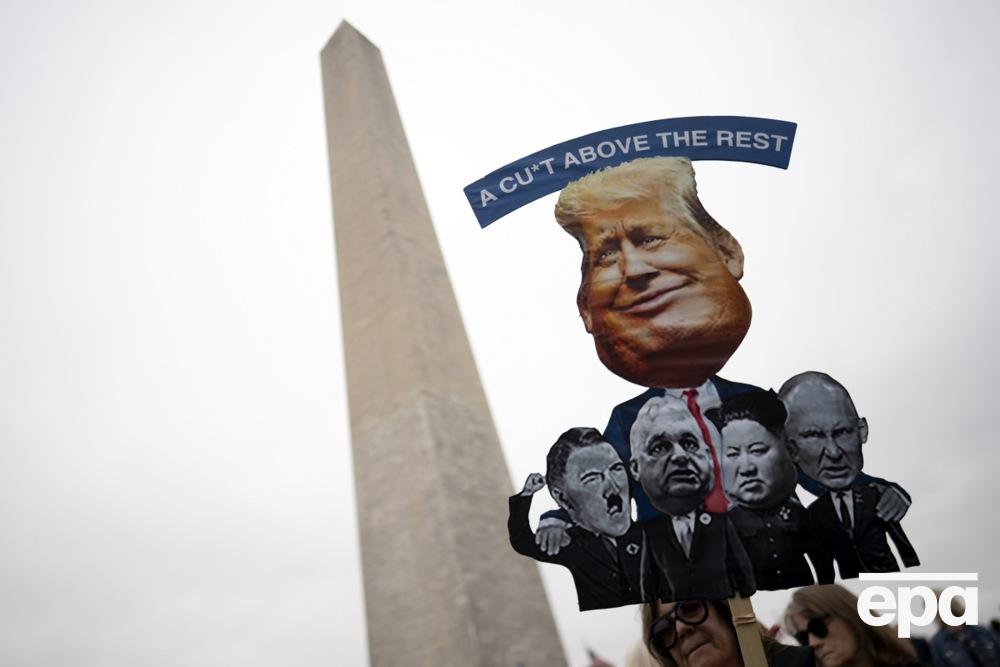 Numerous rallies against Trump have passed in the USA and Europe. Photo report 12