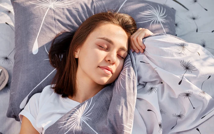The afternoon sleep is indicated, with caution. Source: freepik.com