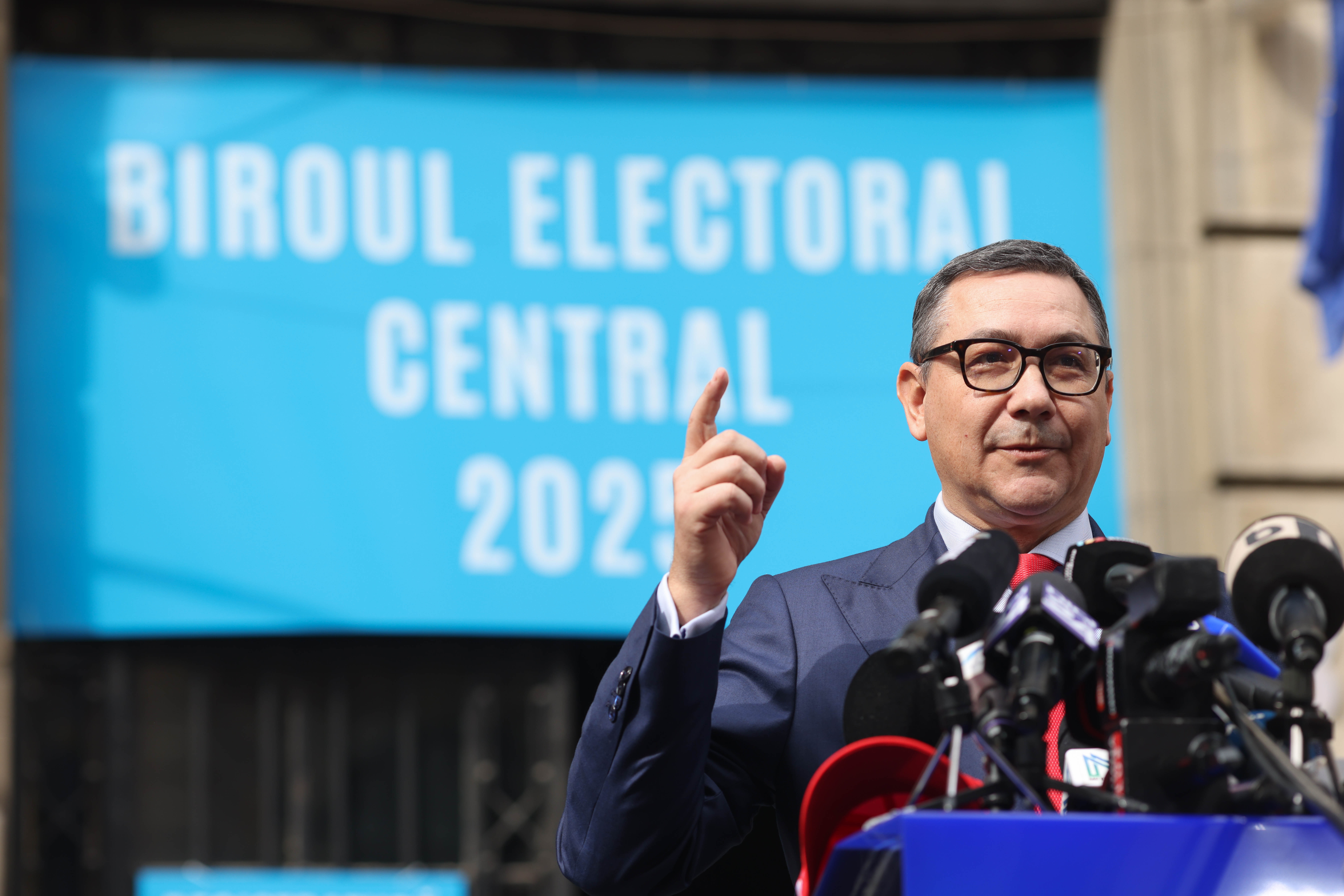 Victor Ponta agreed to participate in the debate with Elena Lasconi photo Inquam Photos