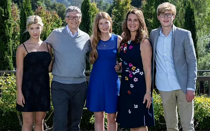Phoebe Adele Gates, Jennifer Katharine Gates and Rory John Gates/Photo: Instagram