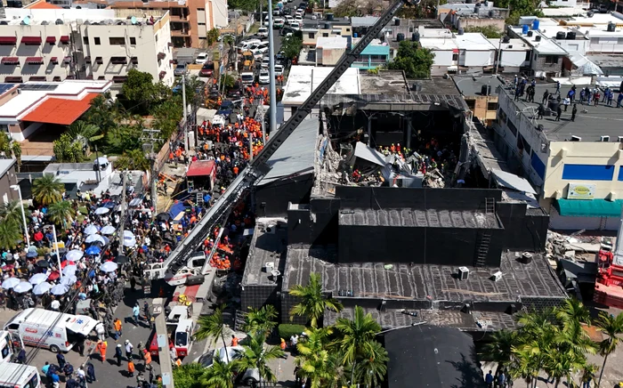 Image with the collapsed roof. Photo: EPA-EFE