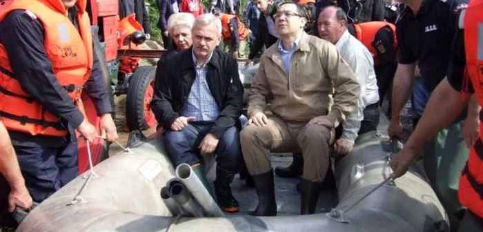 Victor Ponta during floods