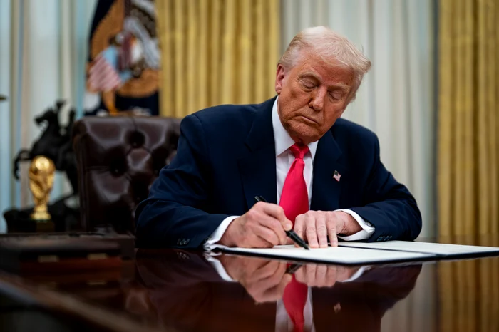 Donald Trump signs Executive Orders in Oval PHOTO EPA-EFE