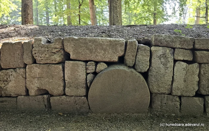 Ancient fortification. Photo: Daniel Guță. TRUTH