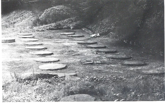 The Andesit temple on the XA terrace. Photo from the 1960s.