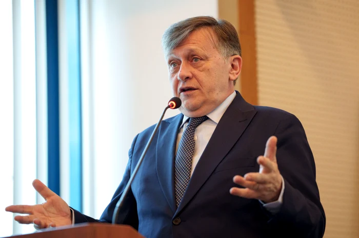 Crin Antonescu, Coalition Candidate to Presidential Photo Mediafax
