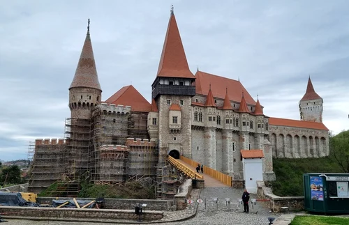 Corvin Castle Photo Hall Hunedoara City Hall (8) JPG