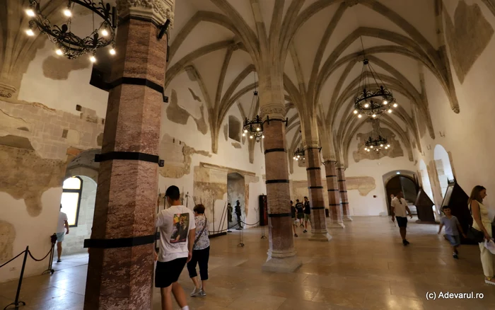 Diet Hall. Photo: Daniel Guță. TRUTH