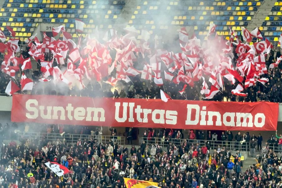 The ultras from the South Dinamo Lawn have displayed a small scenography in the derby with Rapid, from the third round of the play-off. Absurd situation at Dinamo! Huge fine for an incredible reason: