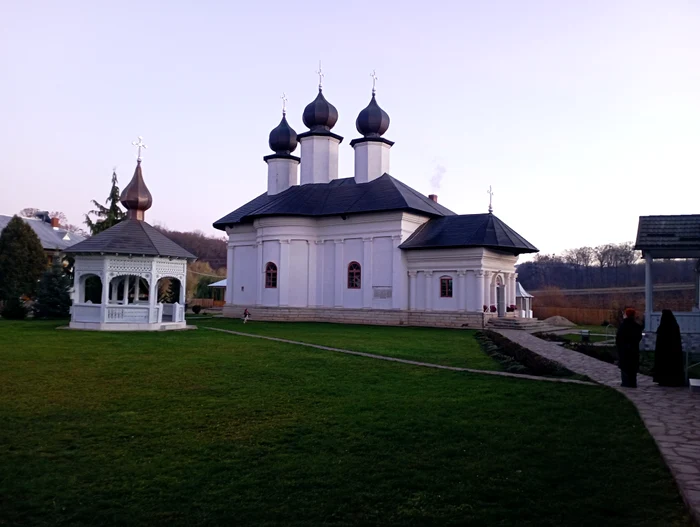 Vorona PHOTO Cosmin Zamfirache Monastery