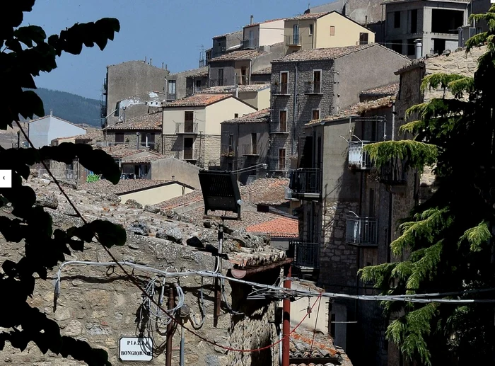 Dream houses sell on modest amounts, from one euro. Photo: Adevărul archive