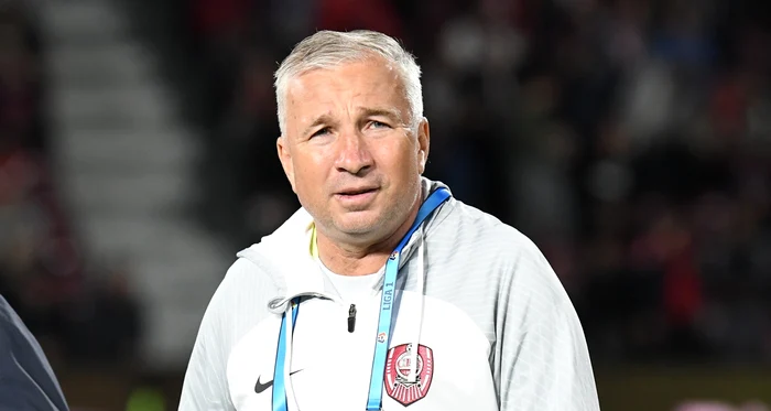 Dan Petrescu and CFR Cluj seem out of the Lupa for the title. PHOTO SportPictures