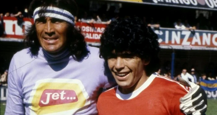 Hugo Gatti, along with his former teammate Diego Maradona. Photo x