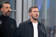 The coach Julian Nagelsmann, left by his second!