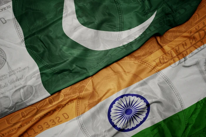 India and Pakistan, on the threshold of war photo shutterstock