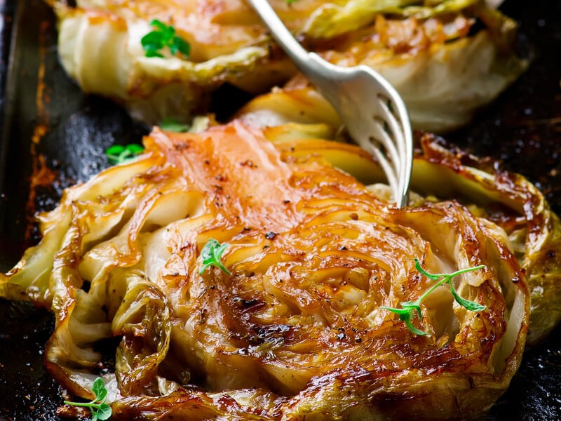 Add this sauce - and cabbage steaks will turn out incredibly tasty. Fast recipe