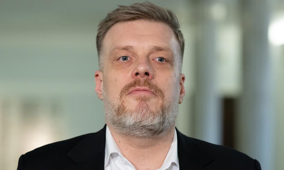 Zandberg sharply about the real estate market.