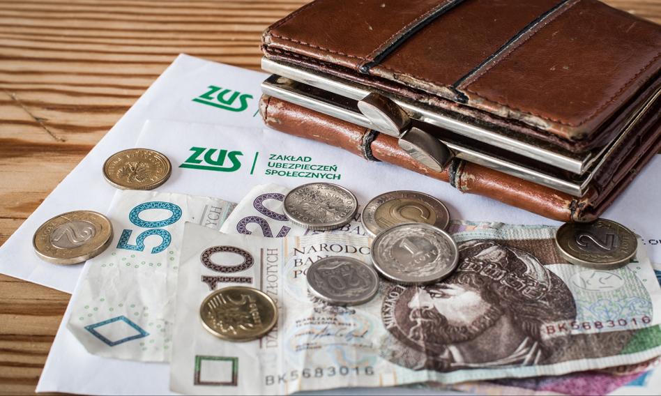 ZUS will pay billions before Easter. The thirteenth pension will go to millions of seniors