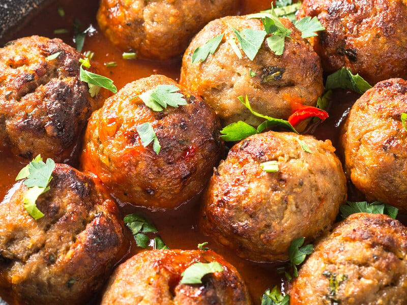 Prepare this fragrant sauce - and Greek will turn out tasty. A recipe for a nutritious dinner