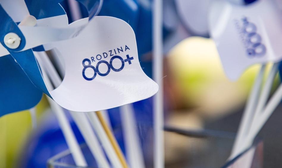 Instead of 800+ and funds for TVP, money for healthcare? PiS senators will make an amendment