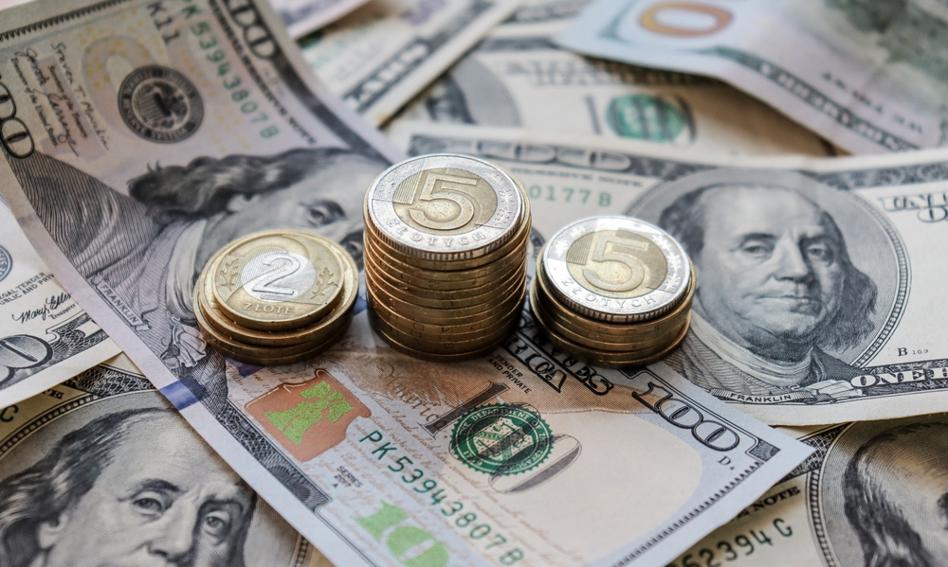 Dollar cheapest for almost 4 years. But the zloty is weakening