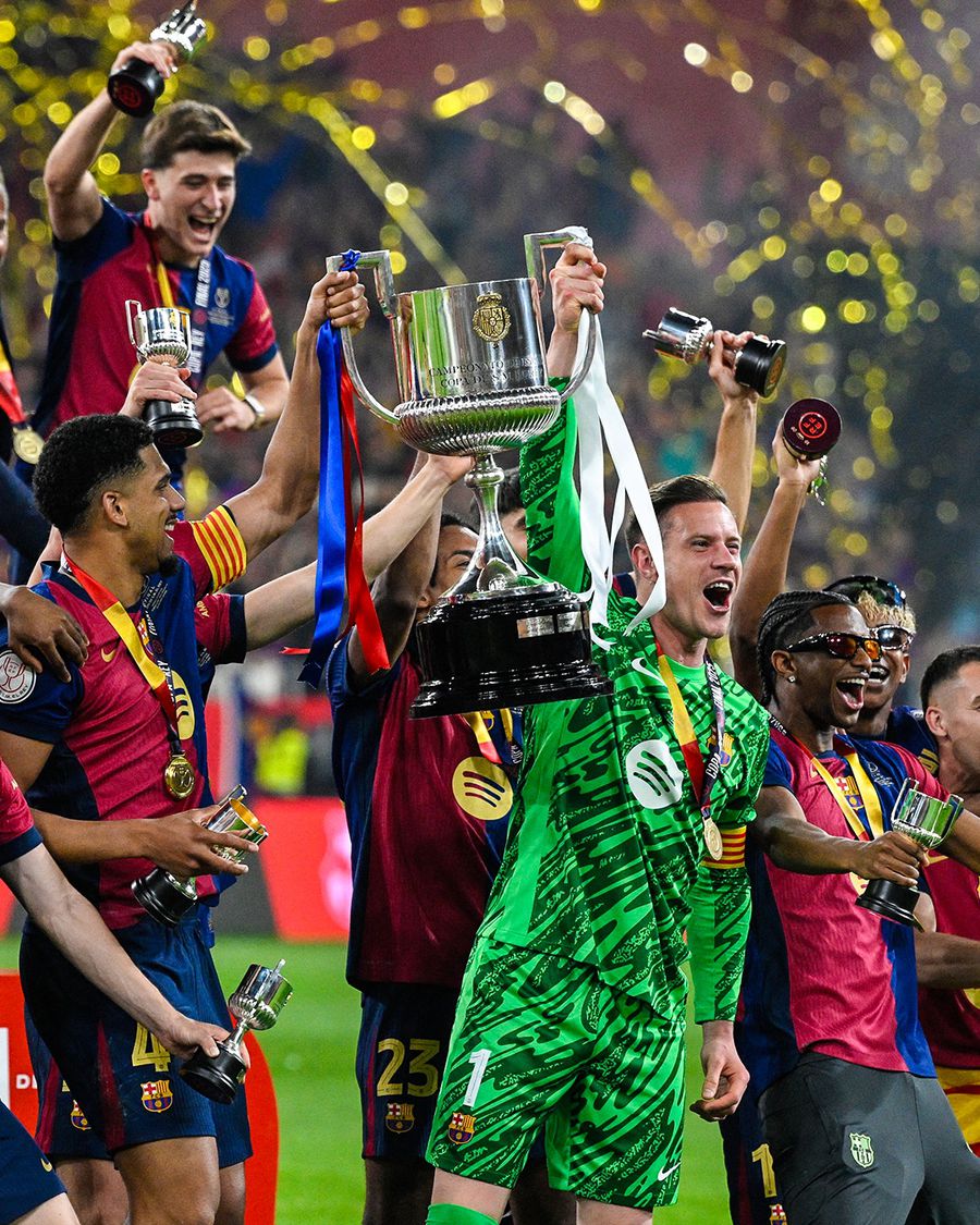 This is the moment when Barcelona raises the trophy »the first reactions in the winner's camp, after the epic triumph of the King Cup final + the symbolic gift received by each player