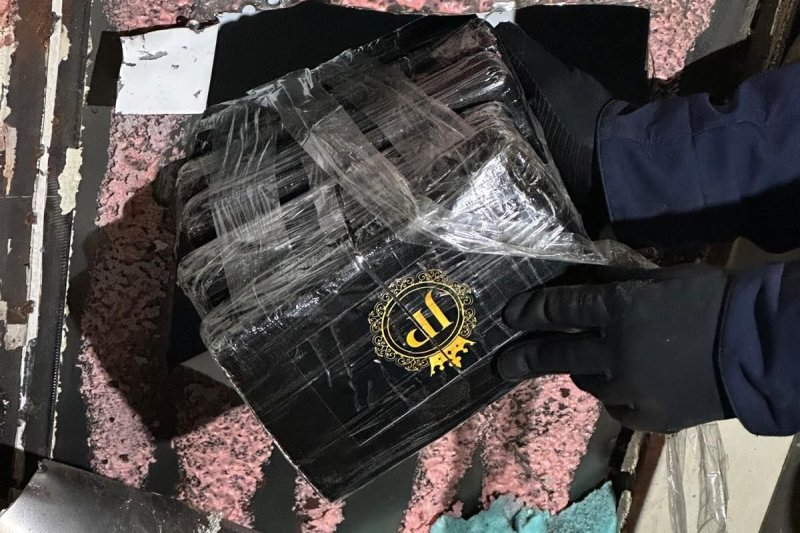 A Romanian driver, who claimed to carry cosmetics to Germany, was chosen with difficult years of imprisonment, the suspended permit and a fine of 25 million euros