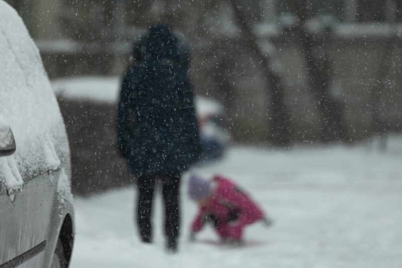 The whole country, under the orange code and yellow snow and strong wind. ANM announces a new episode of particularly cold weather
