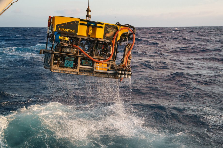 The research vessel raises a remote -controlled Ocean Subastian vehicle.
