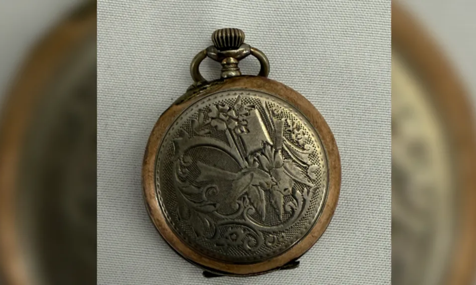 The watch of one of the victims of the Titanic disaster will go to the auction
