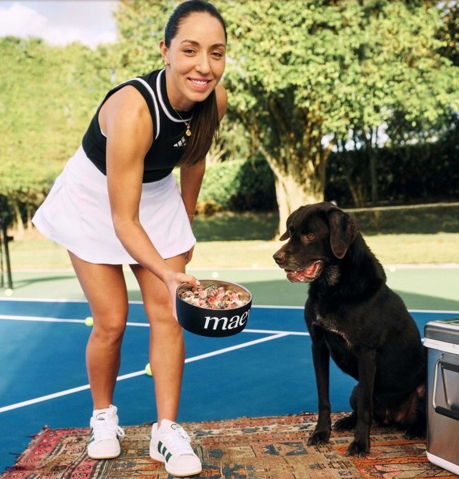 Jessica Pegula celebrated the title from Charleston, the first on the slag, with her dog, Maddie