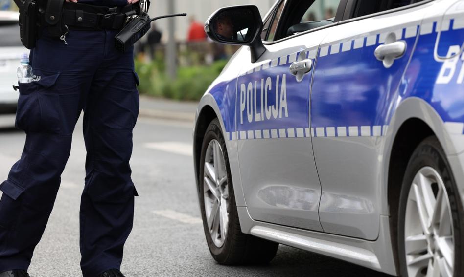A police car in Mazovia hit the fence. The policemen were drunk