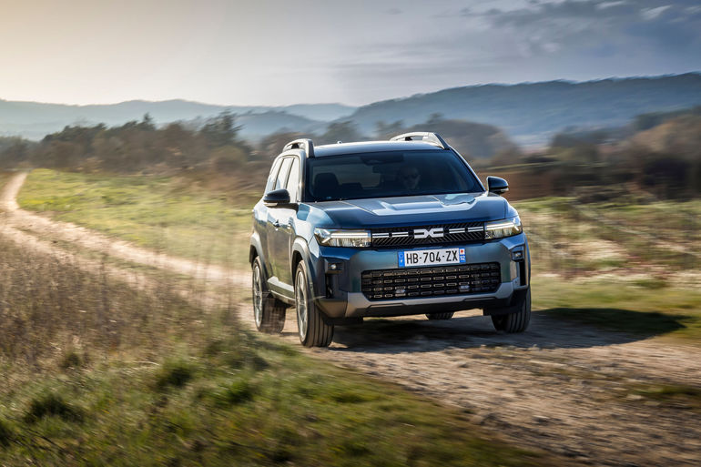 Free photo at tests with Dacia Bigster, all over the country