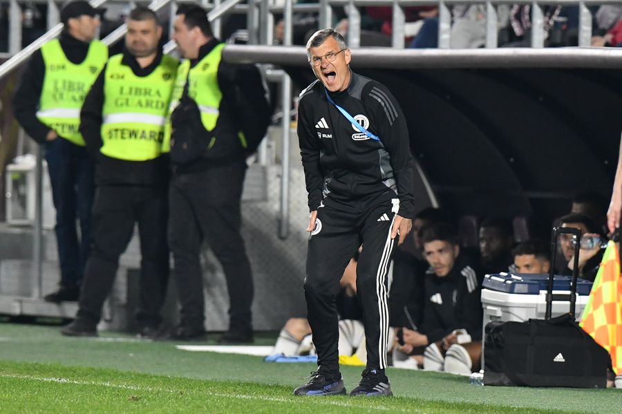 Sabău respected Șumudică at the match on Giulești. Photo: Cristi Preda (GSP) GSP notes after Rapid - U Cluj: Sabău humiliated on Șumudică and collects the laurel of the catalog »Who was the repeater from Giulești