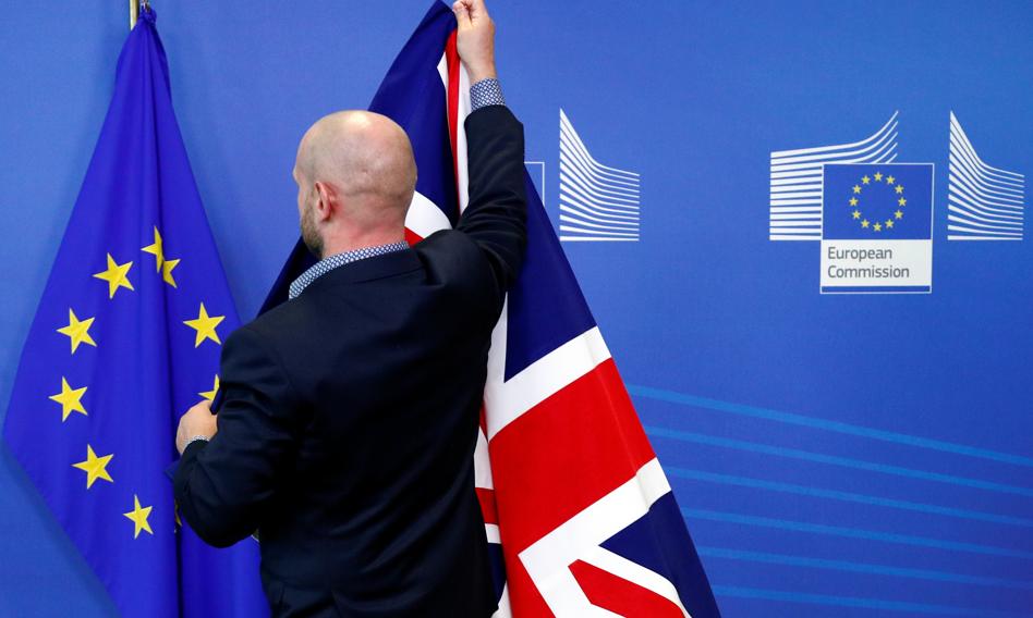 Close -up of Great Britain and the Union. London proposes a declaration of common values