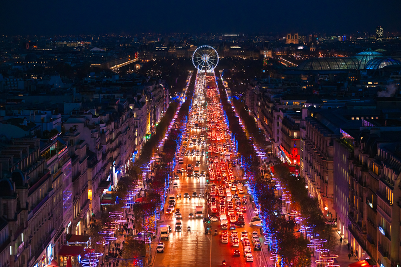 Video moments of panic on a famous boulevard in Paris. The reason that led to the establishment of a 