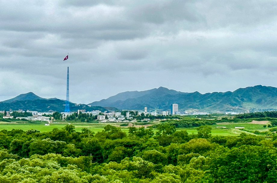 North Korea can be seen from the Dora observatory with the naked eye