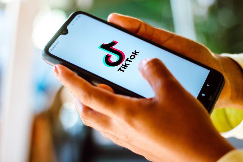 Tiktok on mobile, photo: Rafael Henrique / Dreamstime.com