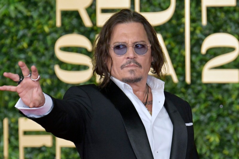 Johnny Depp, total change of look in the new movie that plays alongside Penelope Cruz. Photo