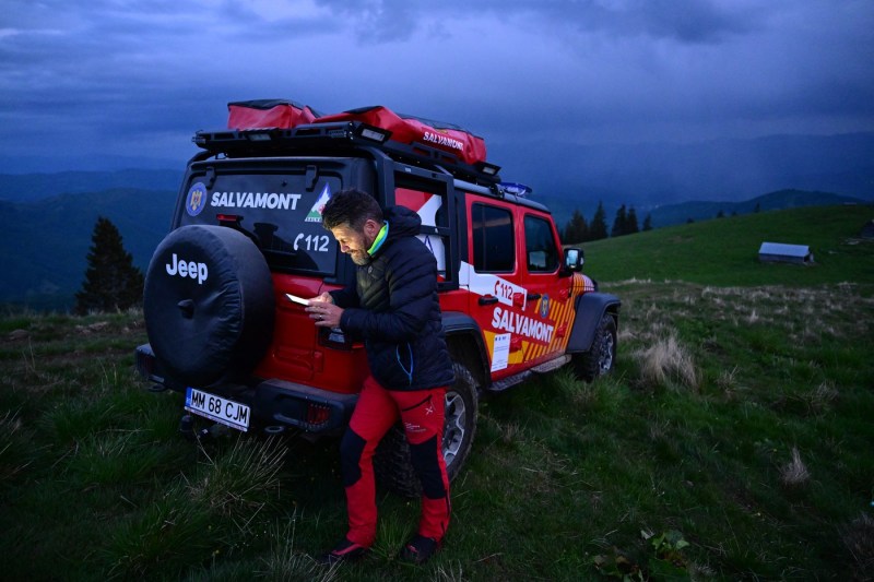 Salvamont intervention (photo: Daniel Mihailescu / AFP / Profimedia)