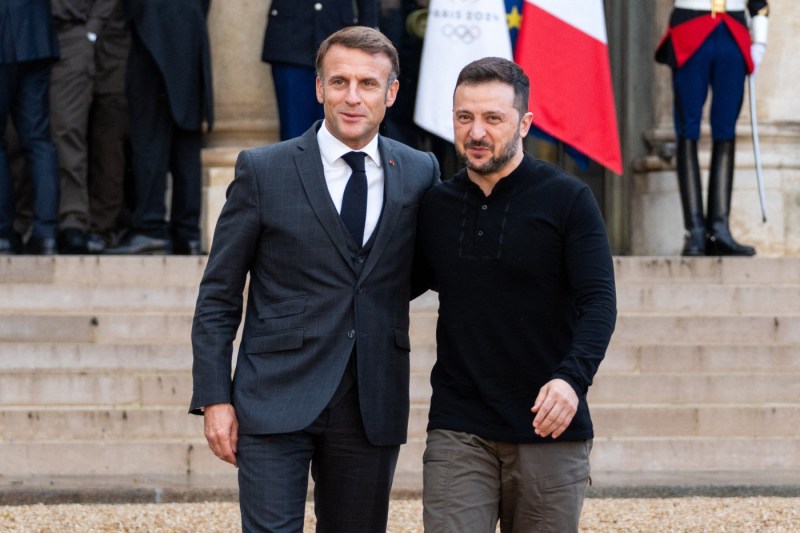 Macron announces that Ukraine is ready for an unconditional cessation of fire. Meeting with Volodimir Zelenski to Rome