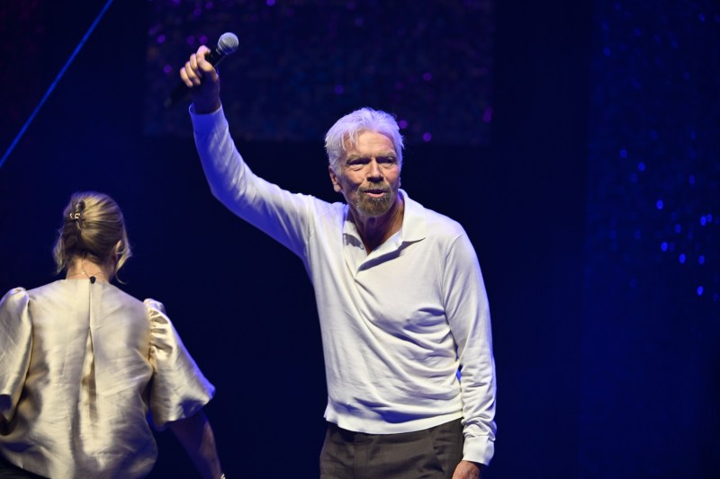 Billionaire Richard Branson warns that customs duties are 