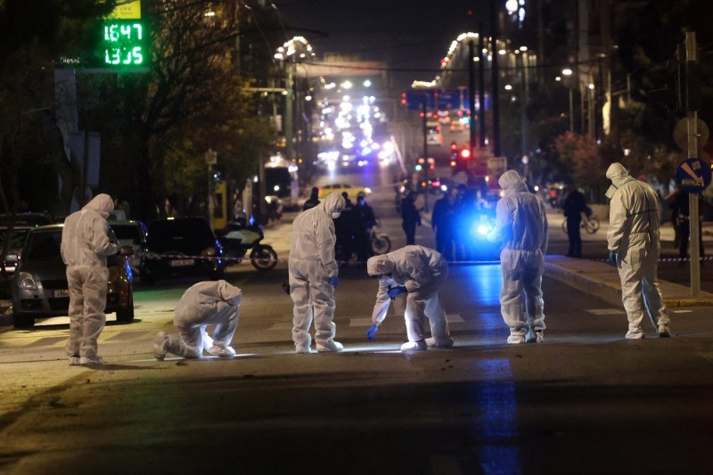 A bomb exploded in front of Hellenic Train headquarters involved in the greatest railway in Greek history
