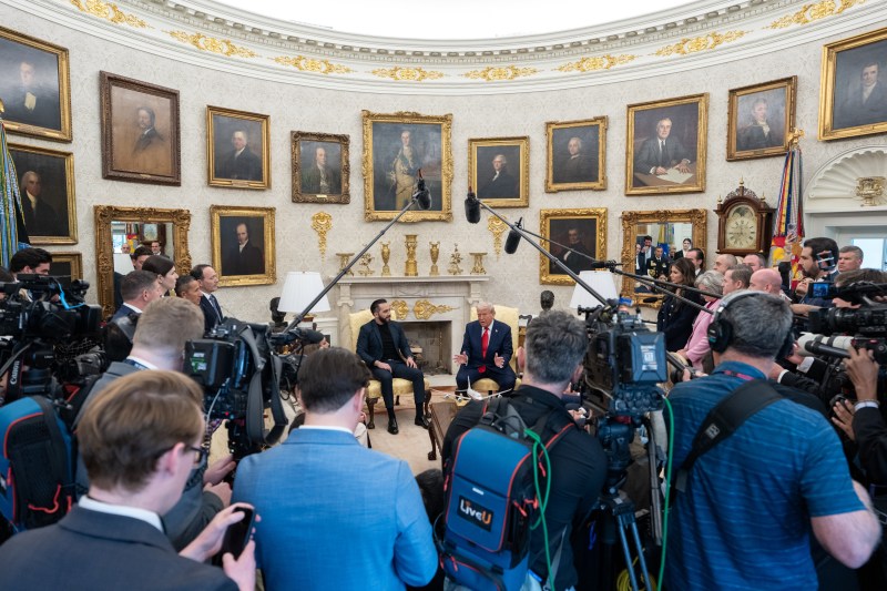Tensioned replica exchange between Donald Trump and a CNN journalist: