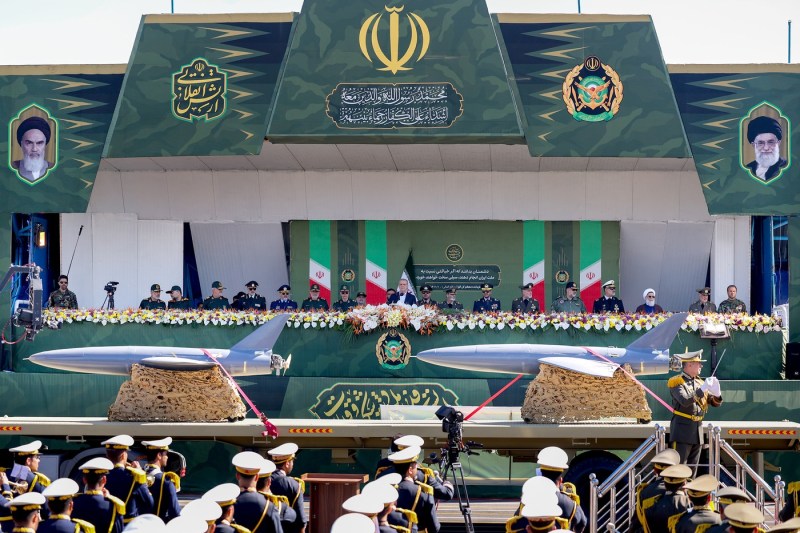 Video Iran exposes its military arsenal on the Army Day: 