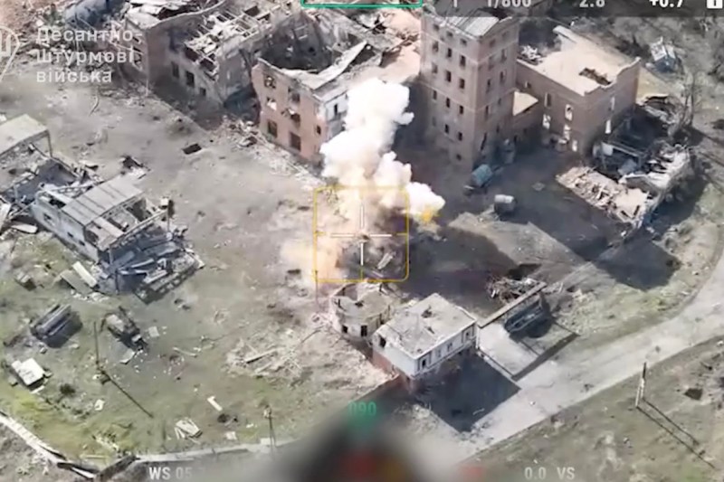 Live War in Ukraine, day 1159: A massive attack with Russian drones during the night killed a person /