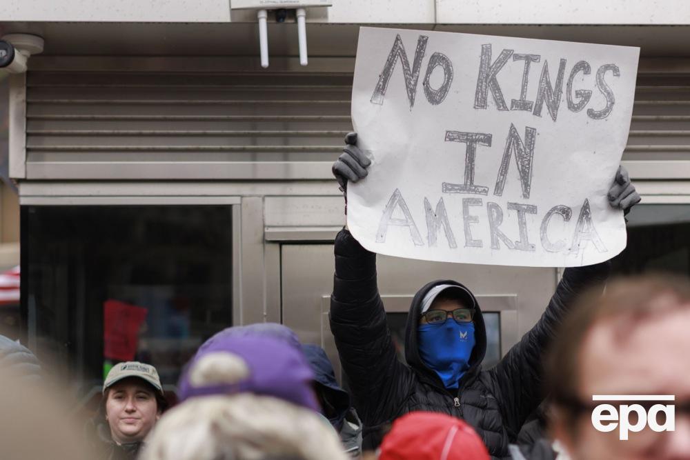 Numerous rallies against Trump have passed in the USA and Europe. Photo report 1