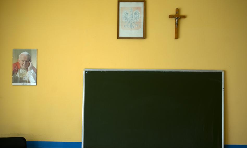 TK: Failure to take into account religion grades in the medium unconstitutional student assessment